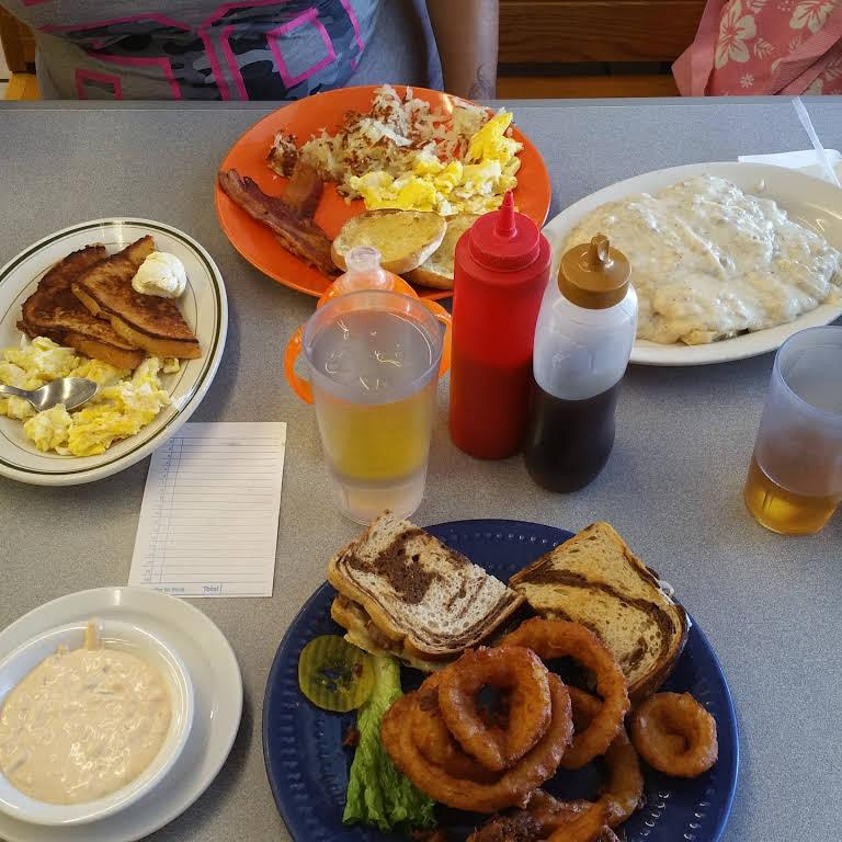 Pictures for Sandy's Restaurant in Colorado Springs, CO 80915