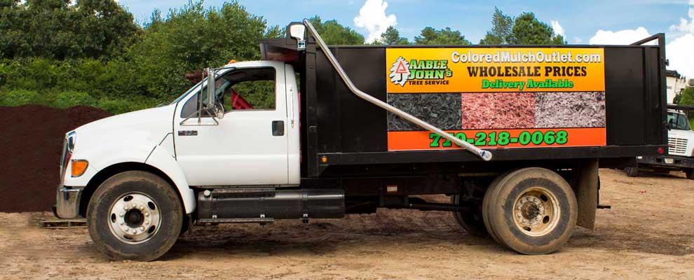 colored-mulch-truck by Colored Mulch Outlet.com