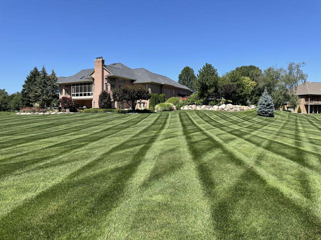 Dynamic Lawn & Landscape Sterling Heights MI 48313 5867311108