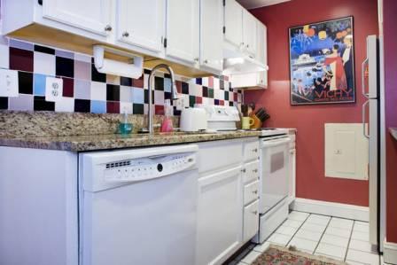 apt5kitcheenn by Adams Morgan Suites