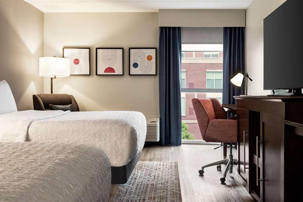 Guest room by Hampton Inn Columbia-Downtown Historic District