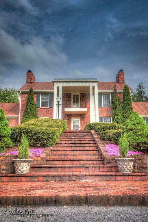 Maple Lane Farm Johnson City TN 37604 4234613134