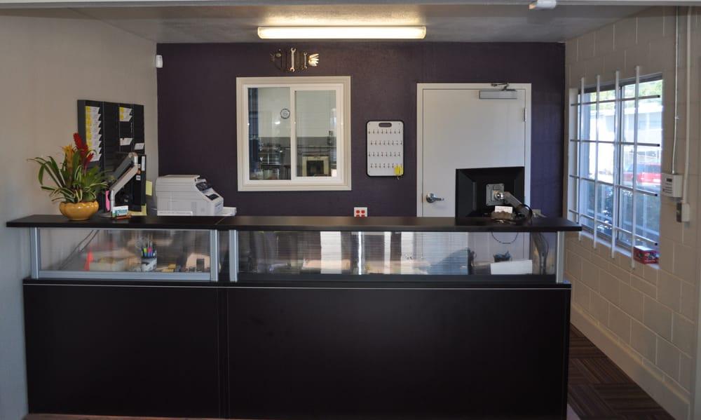 Waiting Area | Diablo Auto Specialists by Diablo Auto Specialists