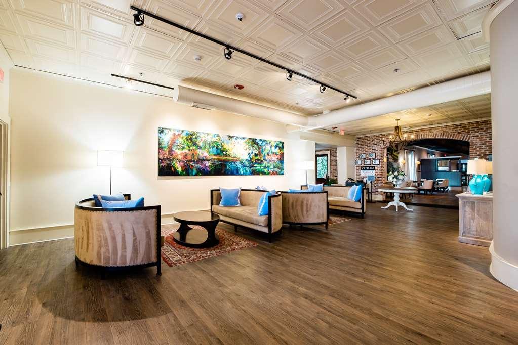 Lobby by Hotel Florence, Tapestry Collection by Hilton