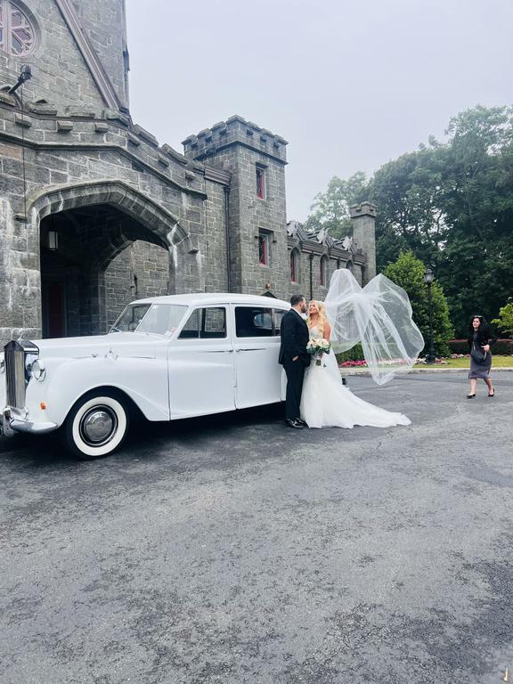  by Hi-Q Executive Transportation
