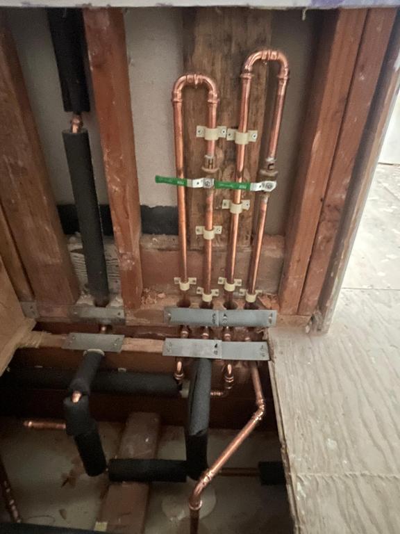  by Deluxe View Construction INC