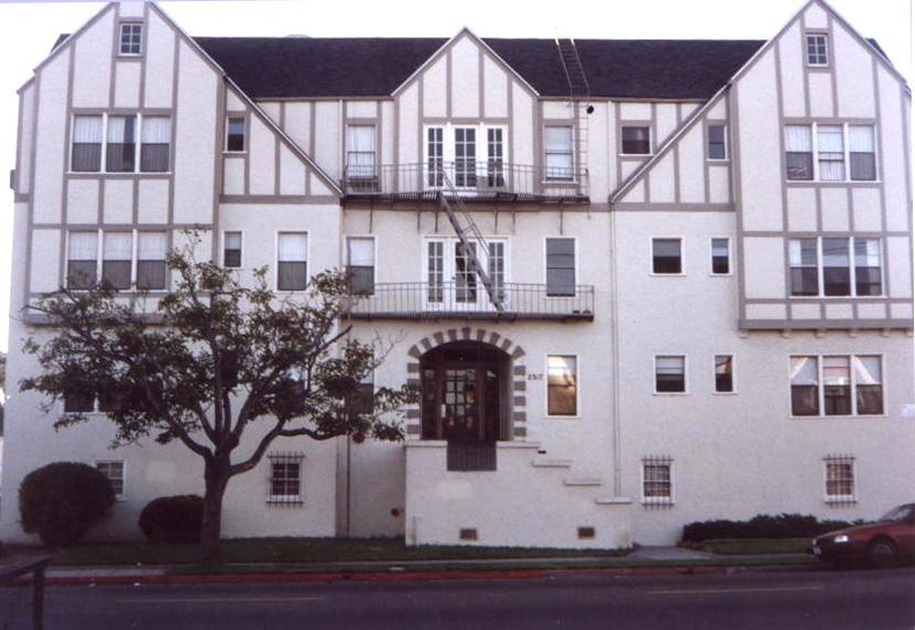 Lantz Properties LLC Oakland CA 94618 5104289111 Apartments