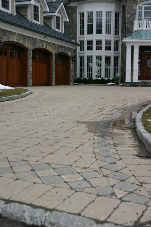 Natural stone veneer house & Concrete Pavers with belgium ...