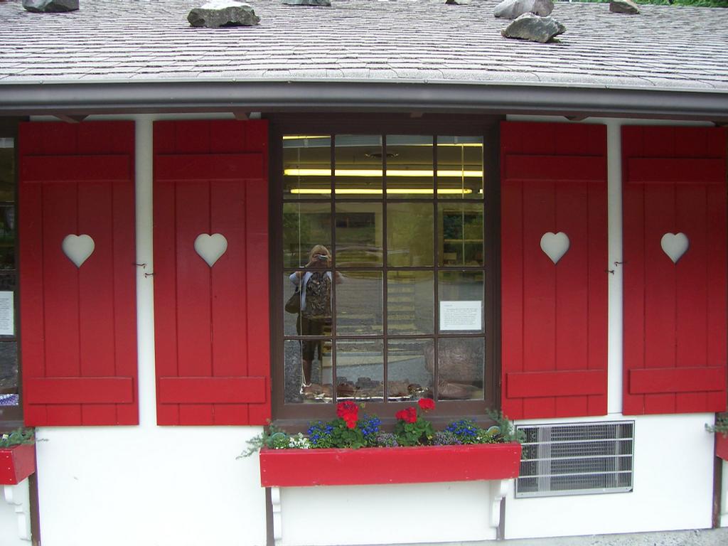 Boehms Candy Store Yakima WA 98908 5094531143 Candy & Sweets