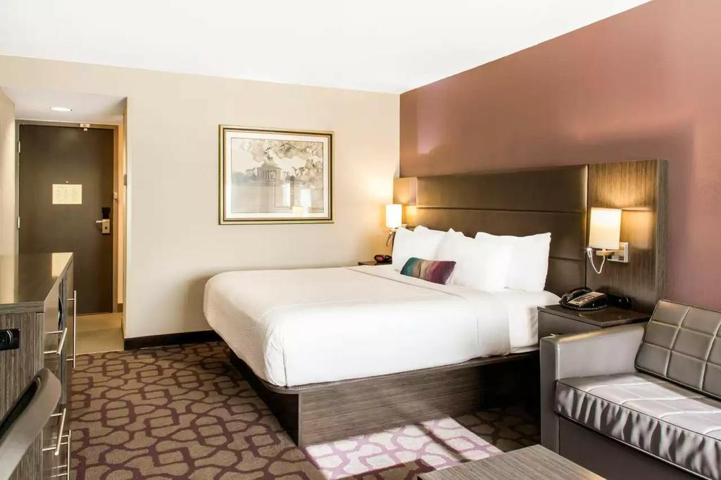  by Comfort Inn Largo-Washington DC East