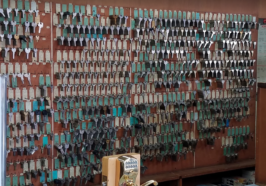 Ernie's Lock Company Riverdale MD 20737 3012771126 Locksmiths