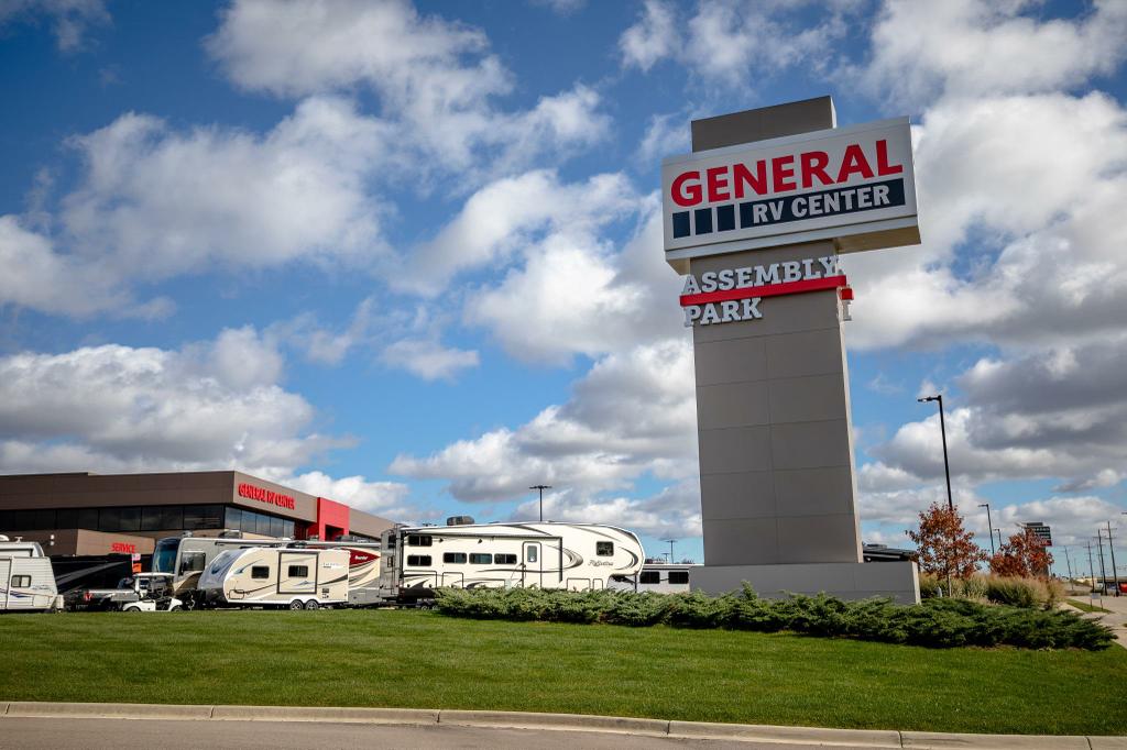 General RV Center - Wixom MI 48393 | 248-349-0900 | RV Dealers