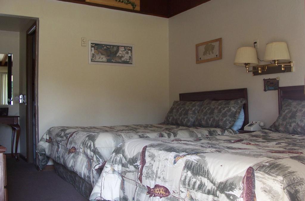 Cassville Motor Inn & RV Park Cassville MO 65625 4178476235